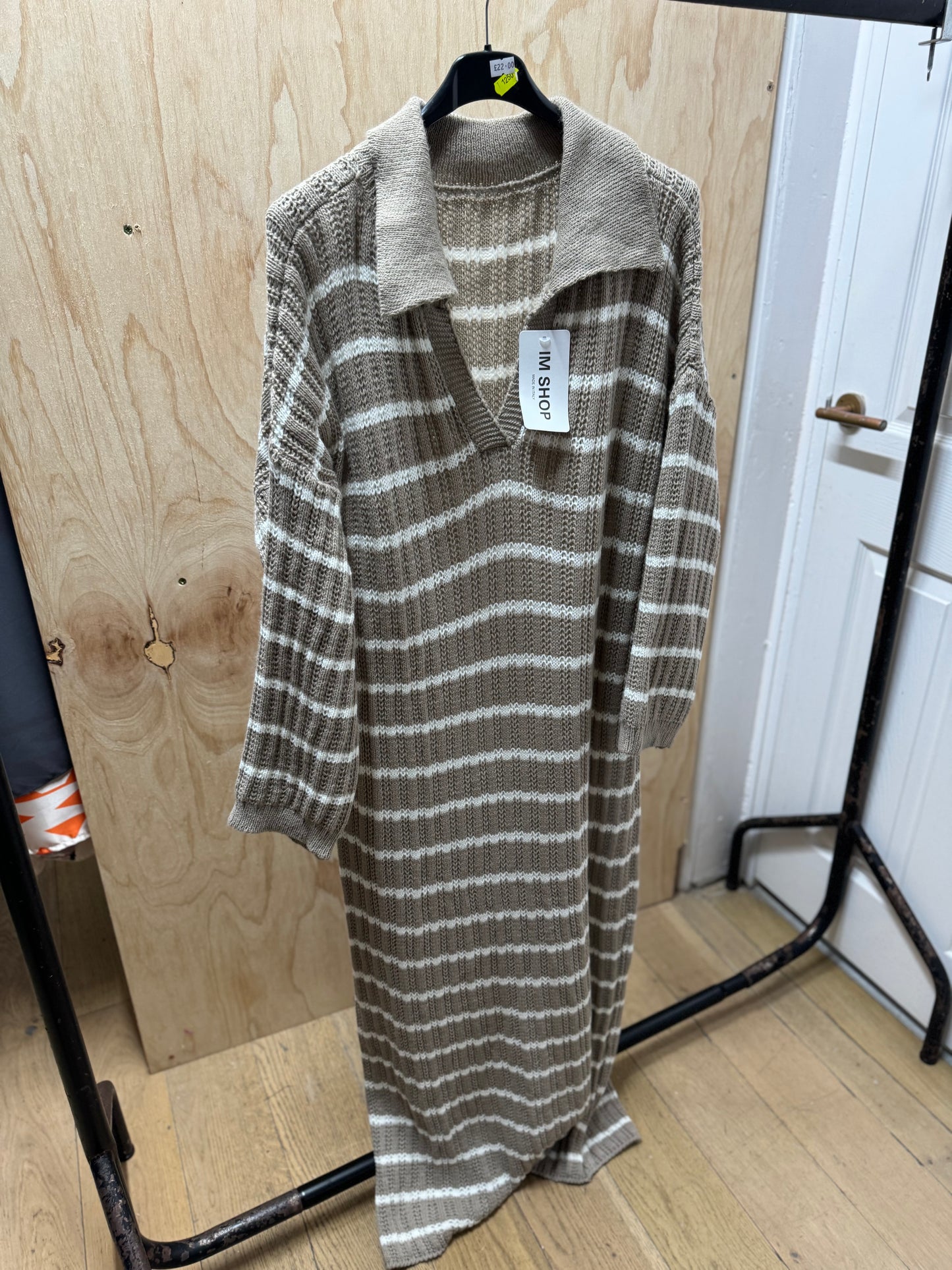 VERTICAL STRIP COLLARED DRESS (stone)