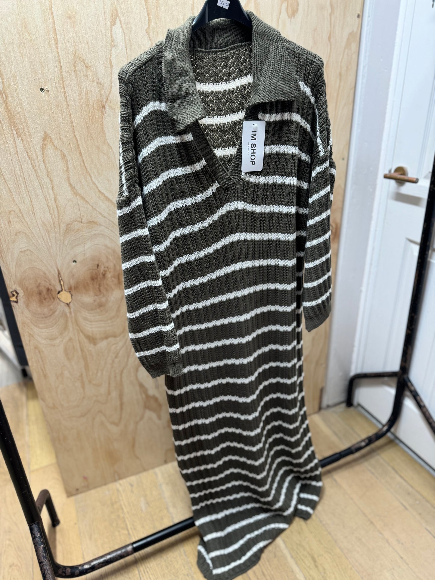 VERTICAL STRIPE COLLARED DRESS