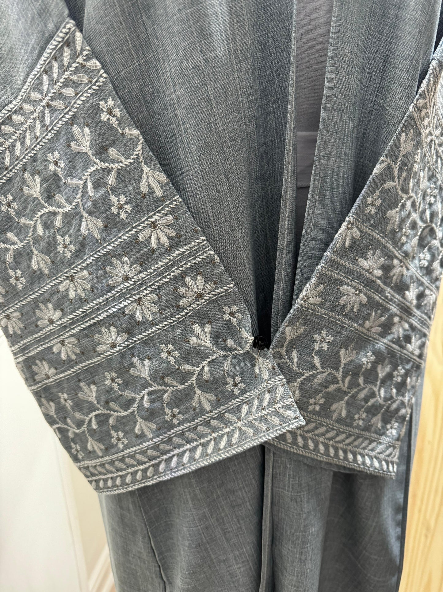 EMBROIDED LINEN TWO-PIECE ABAYA