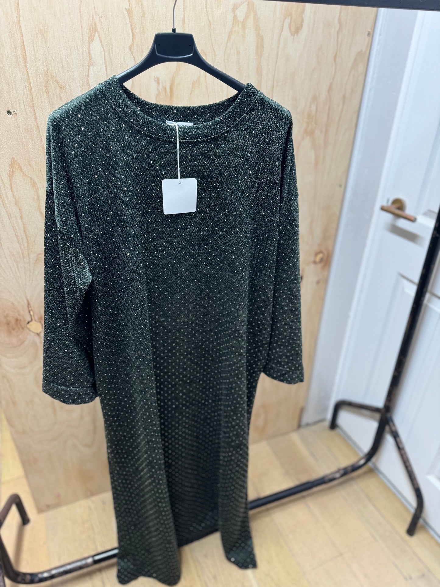 DIAMOND STUNNED ABAYA (Green)