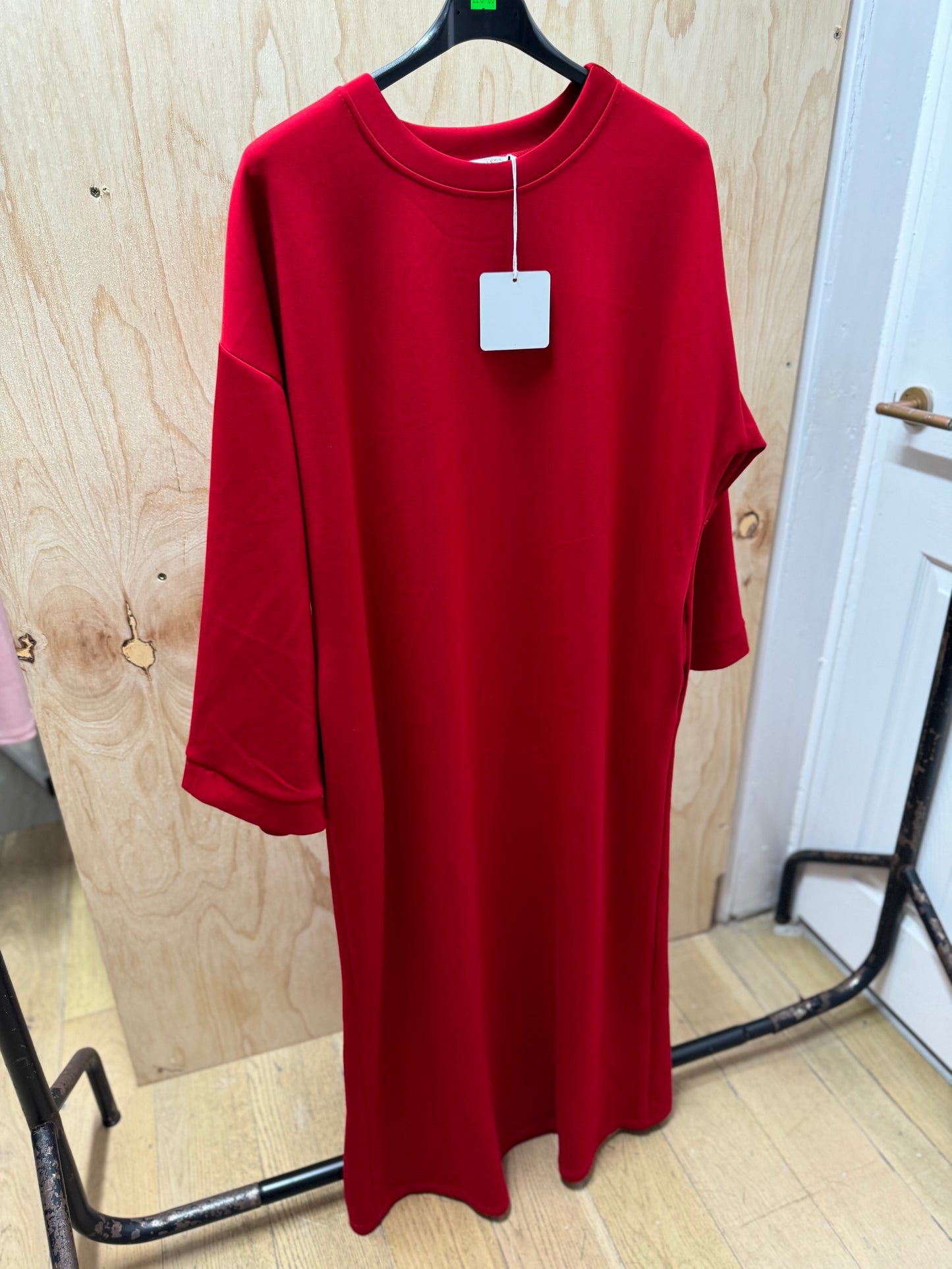 CASUAL POCKET WARM ABAYA (red)