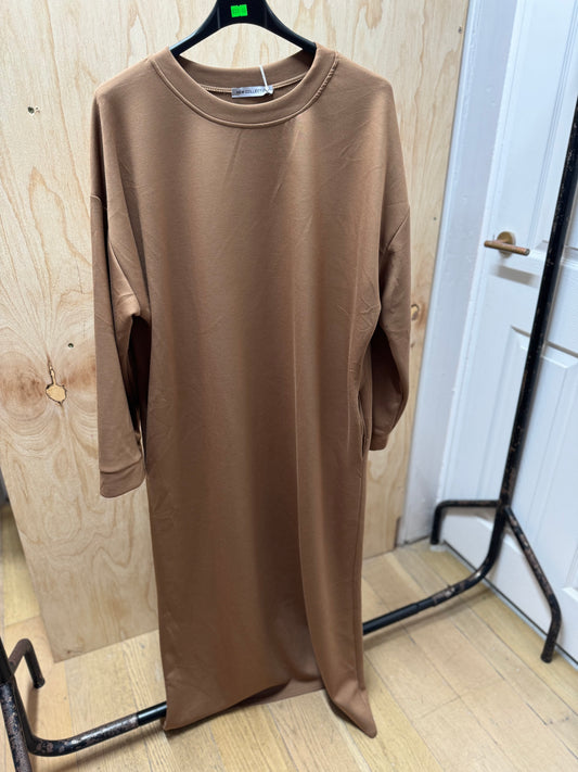 CASUAL WARM ABAYA W POCKETS(Choclate brown)