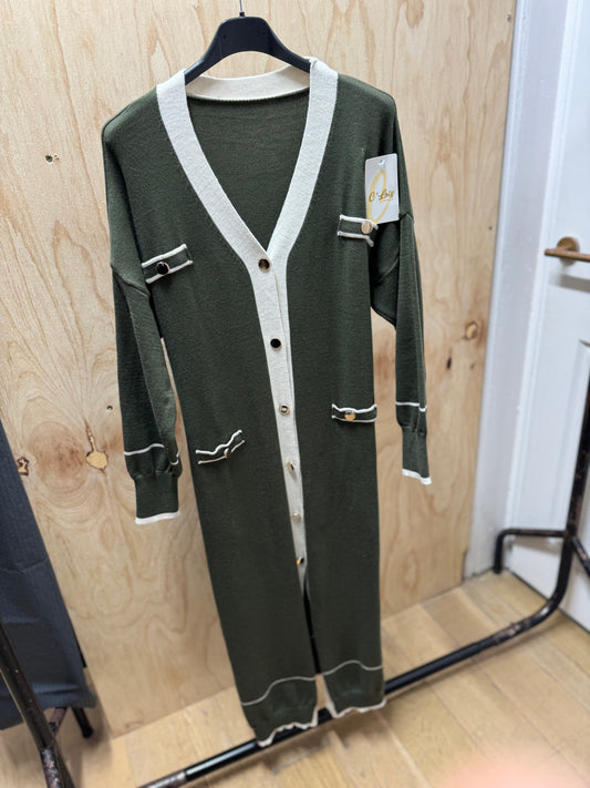 V NECK BUTTONED DRESS W belt