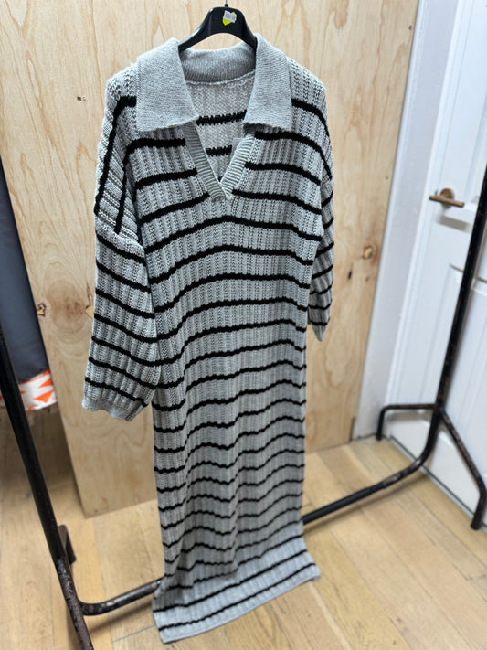 VERTICAL STRIPE COLLARED DRESS (Grey)