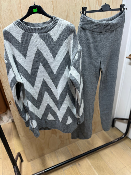 ZIG ZAG PRINT KNITWEAR CO ORD(grey)