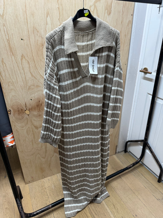 VERTICAL STRIP COLLARED DRESS (stone)