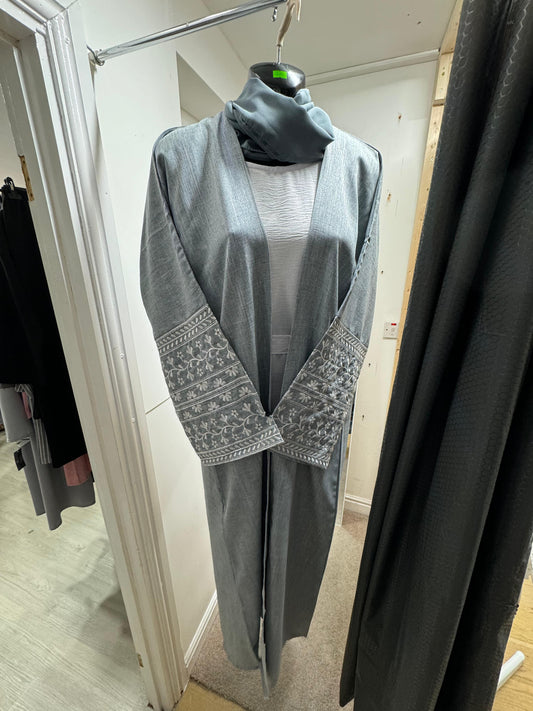 EMBROIDED LINEN TWO-PIECE ABAYA