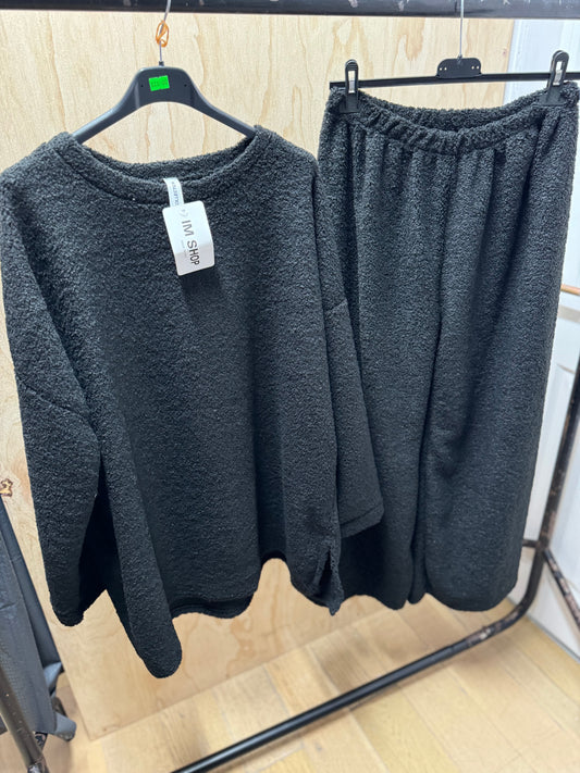 FAUX SKIN FLUFFY CO ORD