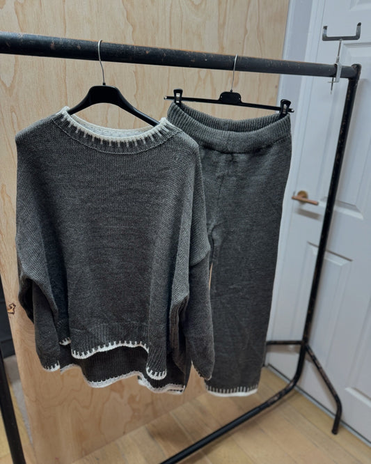 STRIPPED KNITTED CO ORD
